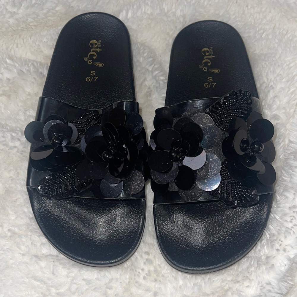 Rue 21 sandals size S size 6 Brand New!
